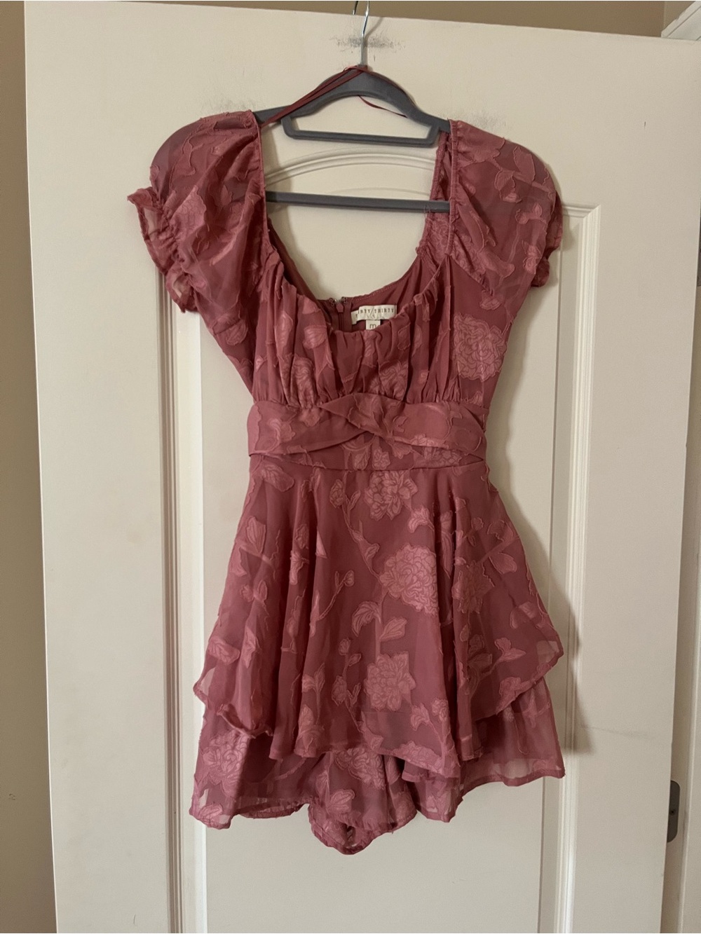 Thirty Thirty Rose Mauve Floral Short-Sleeve T Romper Tie Back Juniors Size Med